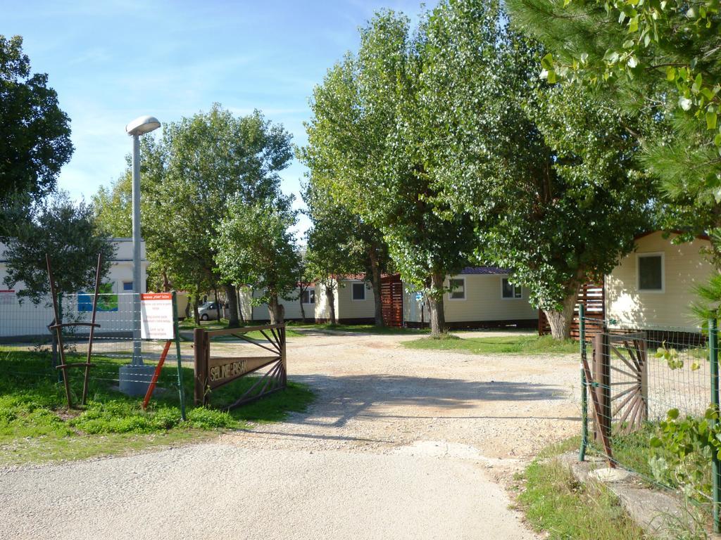 Campsite Pisak - Mobile Homes By The Sea Селине Экстерьер фото